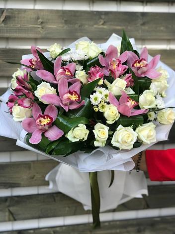 Букет цветов из: Розы и Хризантемы в Заречном Пензенской области