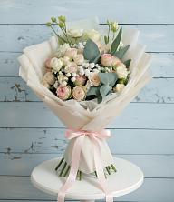 Букет цветов из:  Розы и Лизиантусы в Заречном Пензенской области