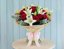Букет цветов из:  Лилии и Розы в Заречном Пензенской области