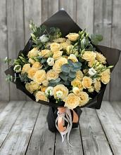 Букет цветов из:  Розы и Лизиантусы в Заречном Пензенской области