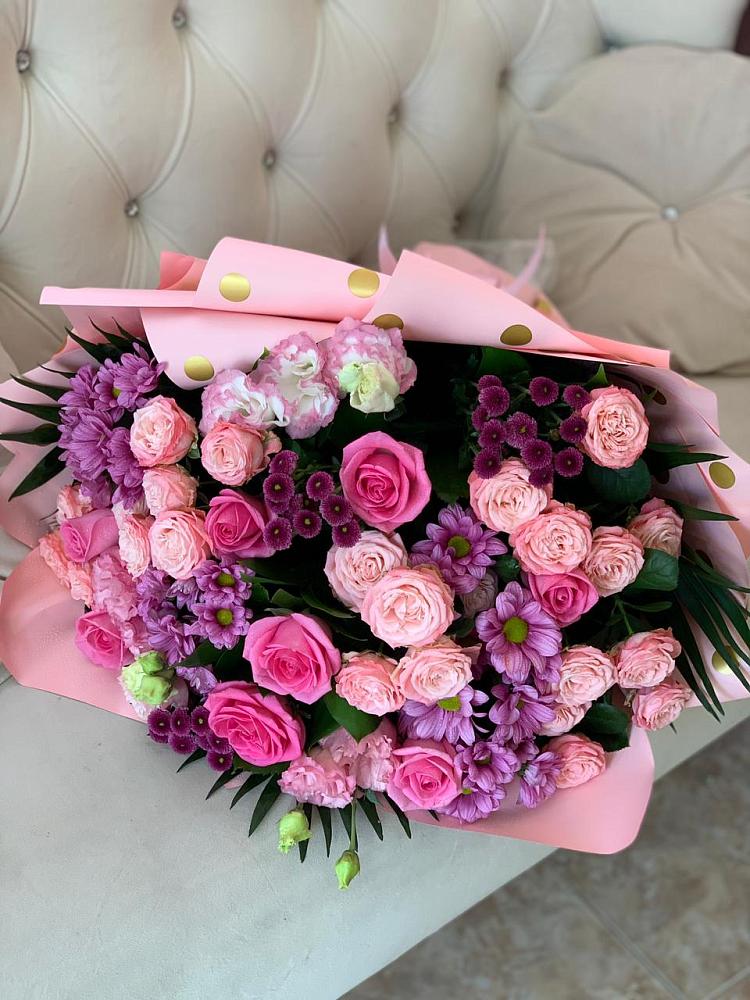 Букет цветов из: Хризантемы, Розы и Лизиантусы в Заречном Пензенской области