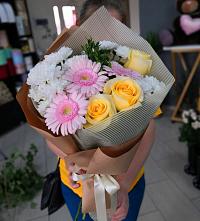 Букет цветов из:  Герберы, Розы и Хризантемы в Заречном Пензенской области