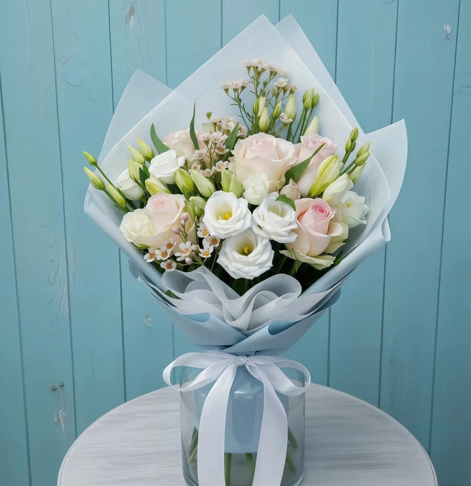 Букет цветов из: Розы и Лизиантусы в Заречном Пензенской области