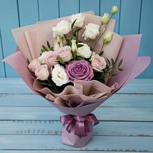 Букет цветов из:  Розы и Лизиантусы в Заречном Пензенской области