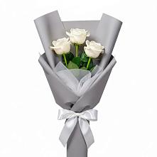 Букет 3 белые розы в Заречном Пензенской области