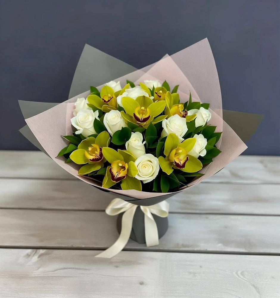 Букет цветов из: Орхидеи и Розы в Заречном Пензенской области