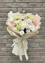 Букет цветов из:  Гвоздики, Розы, Лизиантусы и Хризантемы в Заречном Пензенской области