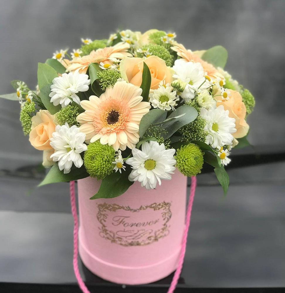 Цветочная композиция из Розы, Герберы и Хризантемы в шляпной коробке в Заречном Пензенской области