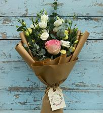 Букет цветов из:  Розы и Лизиантусы в Заречном Пензенской области