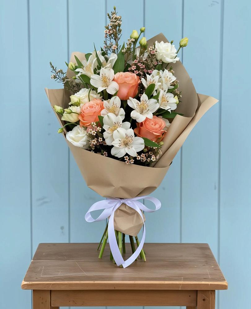 Букет цветов из: Альстромерии, Лизиантусы, Розы и Хризантемы в Заречном Пензенской области