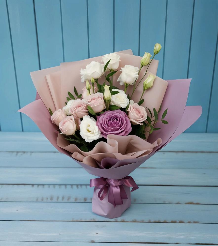 Букет цветов из: Розы и Лизиантусы в Заречном Пензенской области